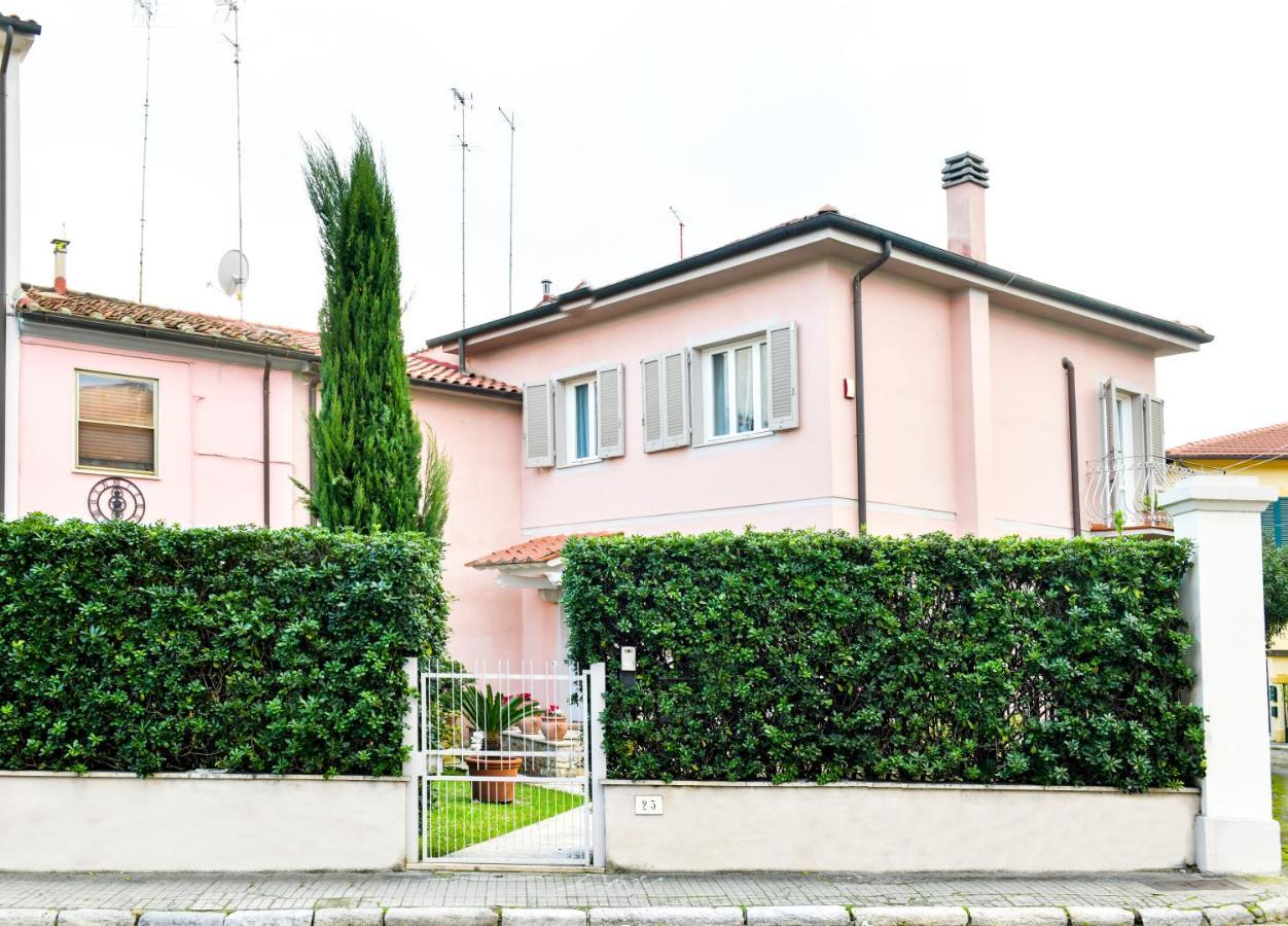 Il Villino Di Monic Pisa Centro Villa Luaran gambar