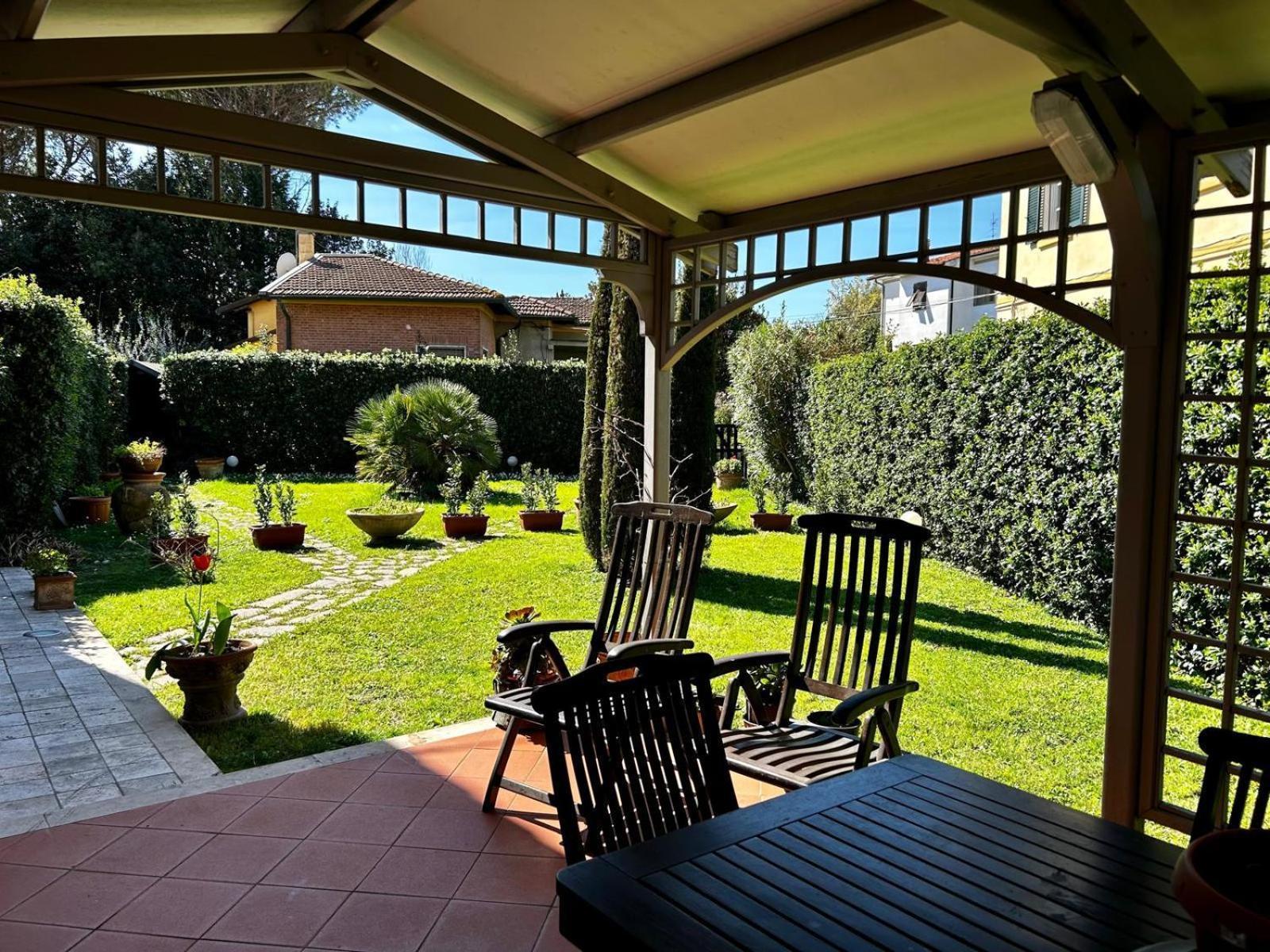 Il Villino Di Monic Pisa Centro Villa Luaran gambar